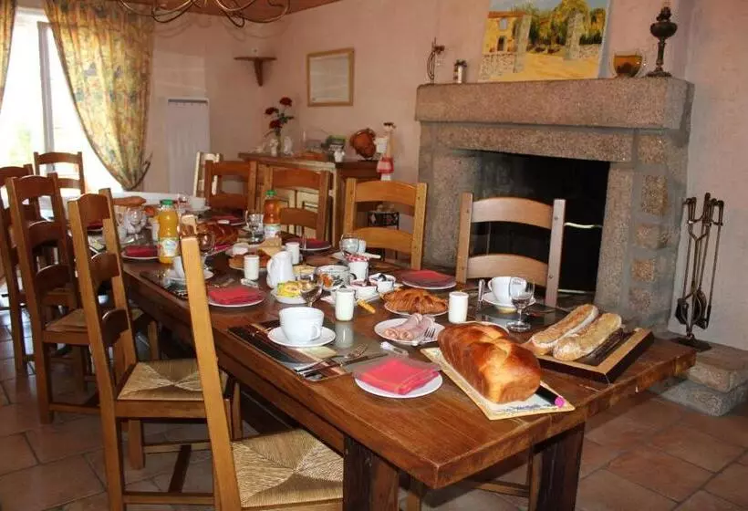 Aamiaismajoitus (B&B) Le Logis Du Château