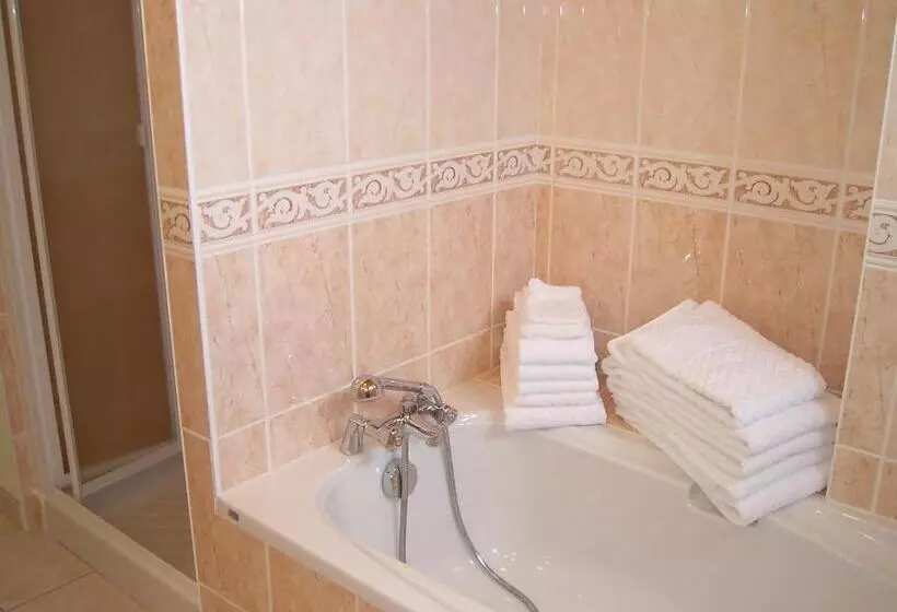 Aamiaismajoitus (B&B) Le Logis Du Château