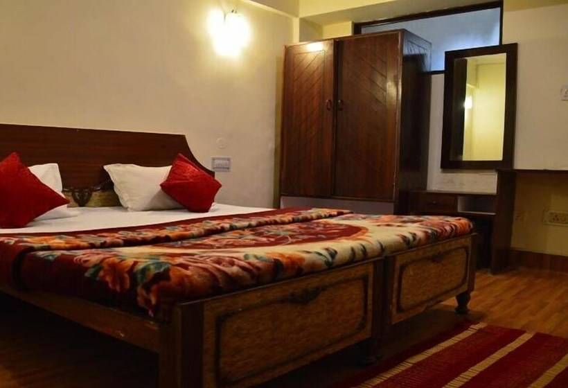 בית מלון כפרי All Seasons Anamika