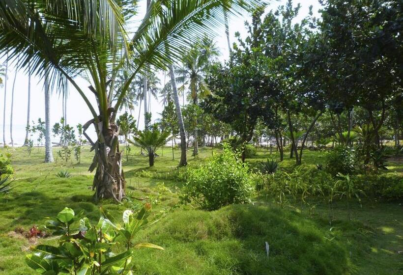 فندق Ankobra Beach Resort