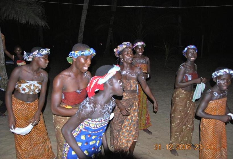 فندق Ankobra Beach Resort