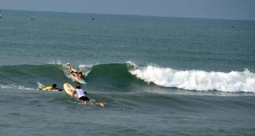 فندق Ankobra Beach Resort