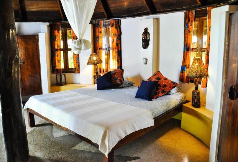 فندق Ankobra Beach Resort