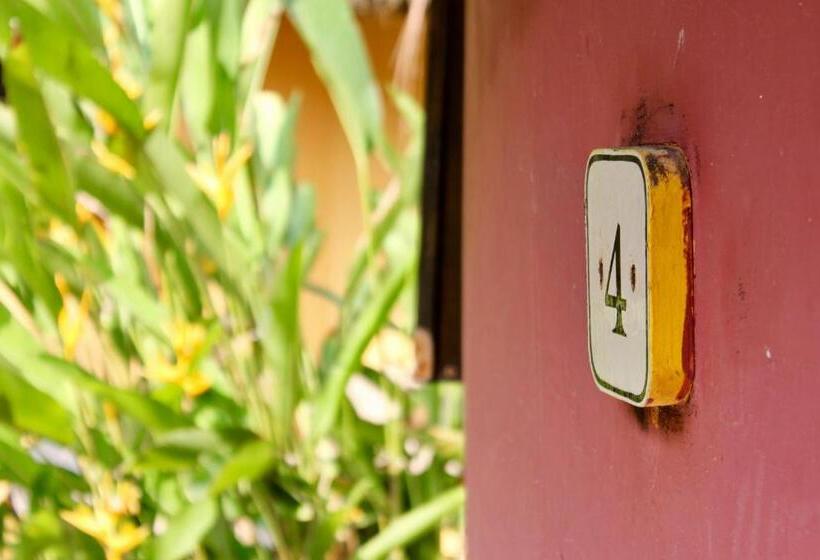 فندق Ankobra Beach Resort