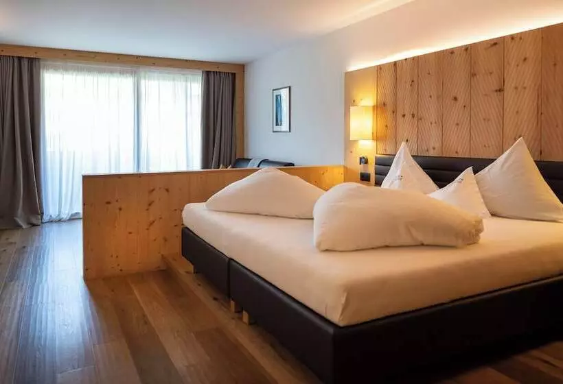 Hotelli Artnatur Dolomites