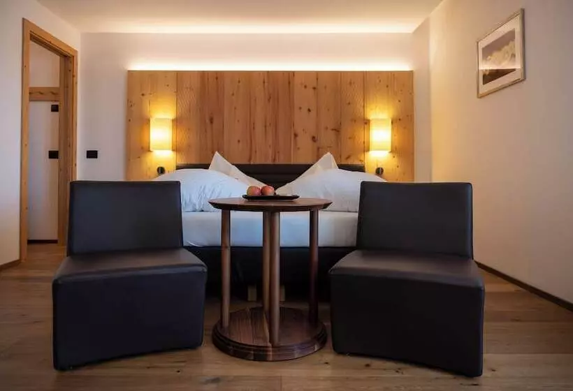 Hotelli Artnatur Dolomites