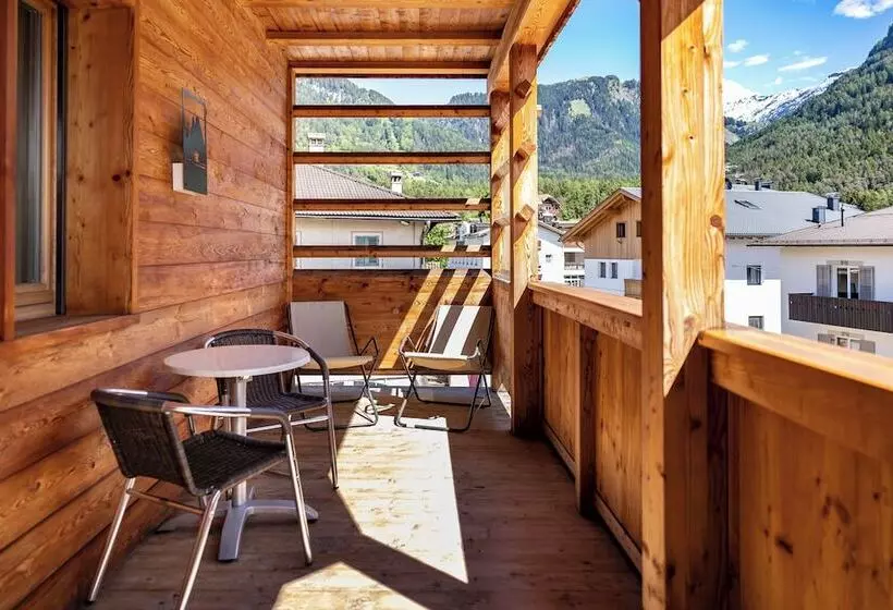 Hotelli Artnatur Dolomites