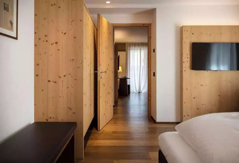 Hotelli Artnatur Dolomites