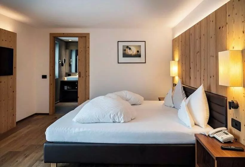 Hotelli Artnatur Dolomites