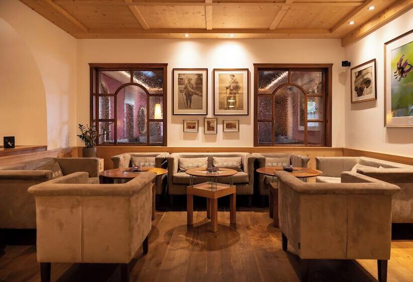 Отель Artnatur Dolomites