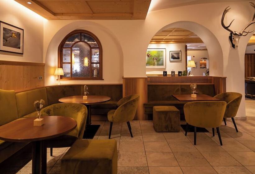 Отель Artnatur Dolomites