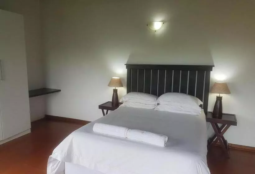 Hotelli First Group Hole In The Wall