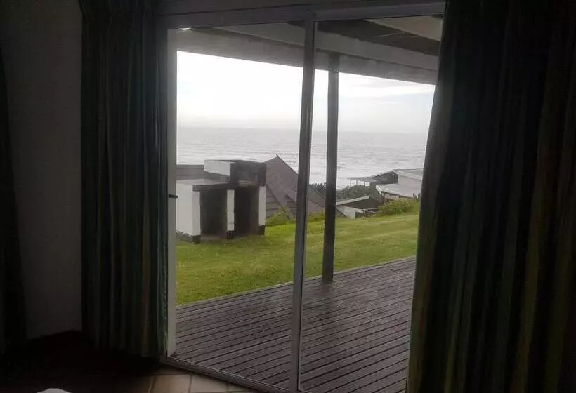 Hotelli First Group Hole In The Wall