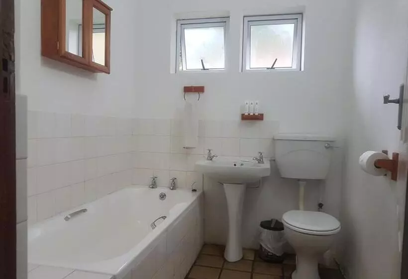 Hotelli First Group Hole In The Wall