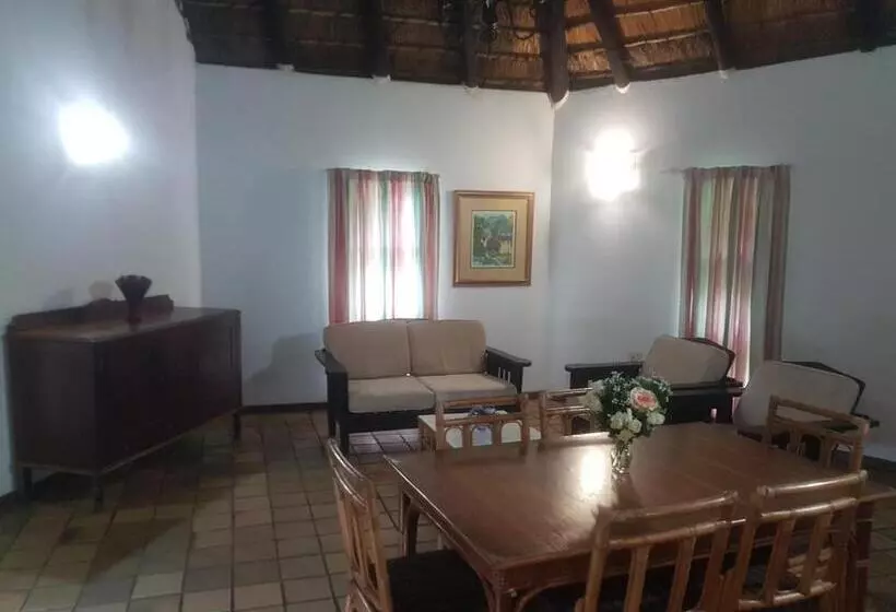 Hotelli First Group Hole In The Wall