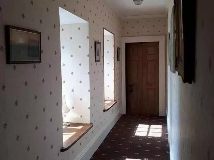 Hotelli Hallgreen Castle