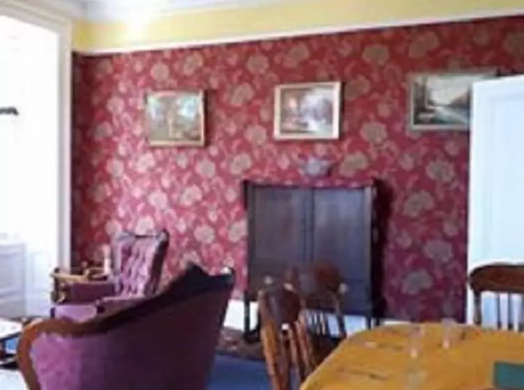 Hotelli Hallgreen Castle