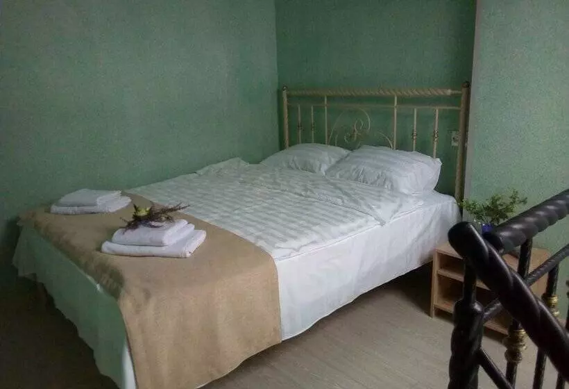 ホテル Iceberg Ugry