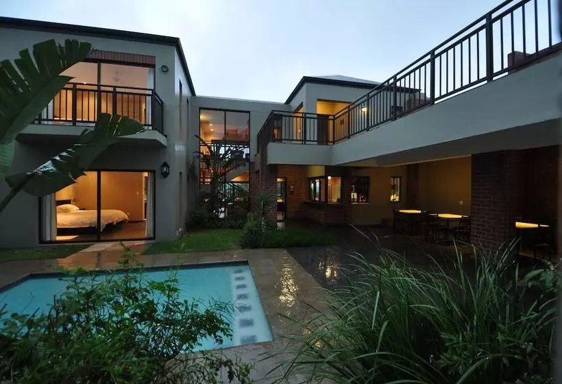 Hotelli Leriba Coastal Golf Lodge