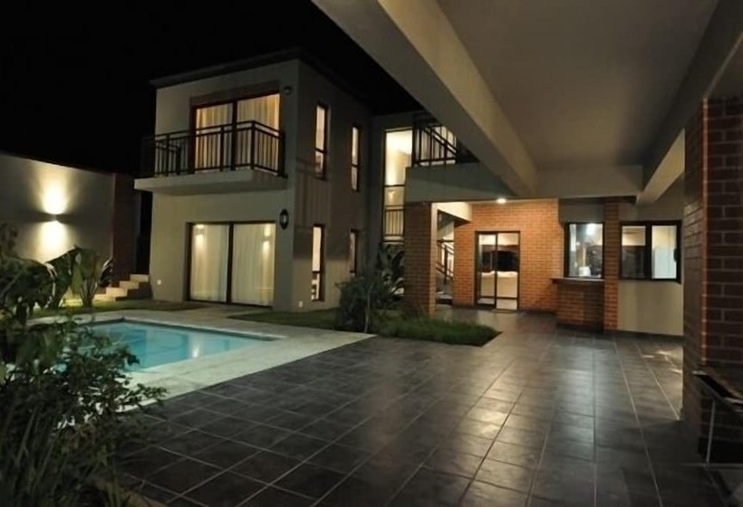 בית מלון כפרי Leriba Coastal Golf Lodge