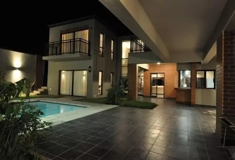 Hotelli Leriba Coastal Golf Lodge