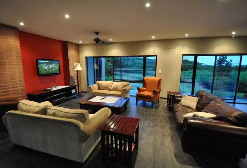 Hotelli Leriba Coastal Golf Lodge