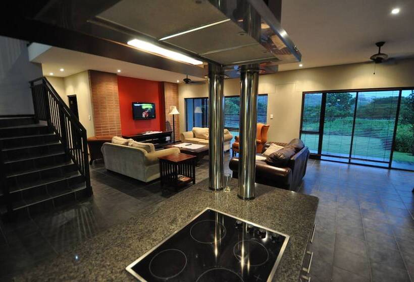 בית מלון כפרי Leriba Coastal Golf Lodge