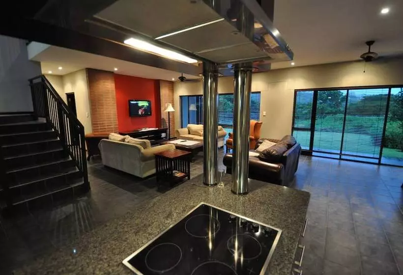 Hotelli Leriba Coastal Golf Lodge