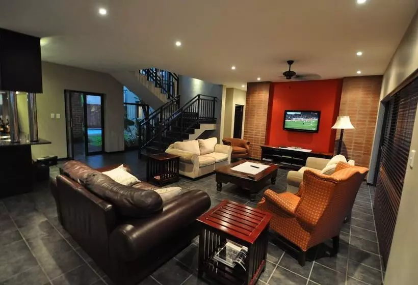 Hotelli Leriba Coastal Golf Lodge