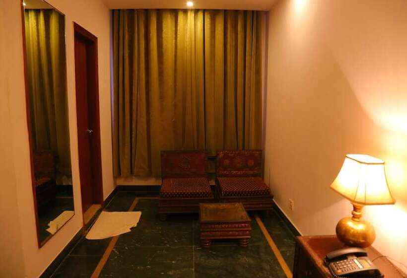 בית מלון כפרי Magsons Resorts