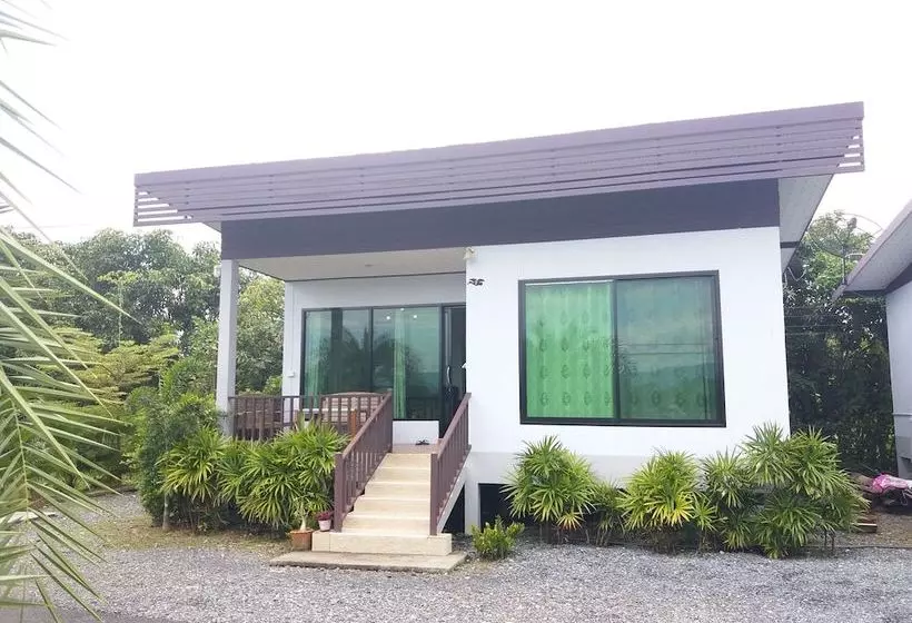 Hotelli Preecha Resort