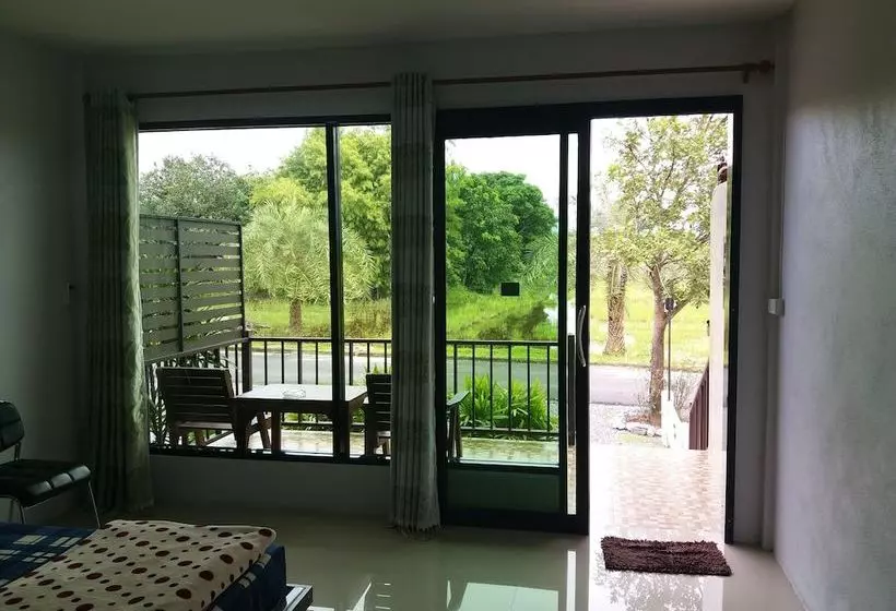 Hotelli Preecha Resort