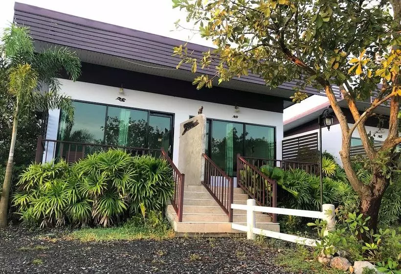 Hotelli Preecha Resort