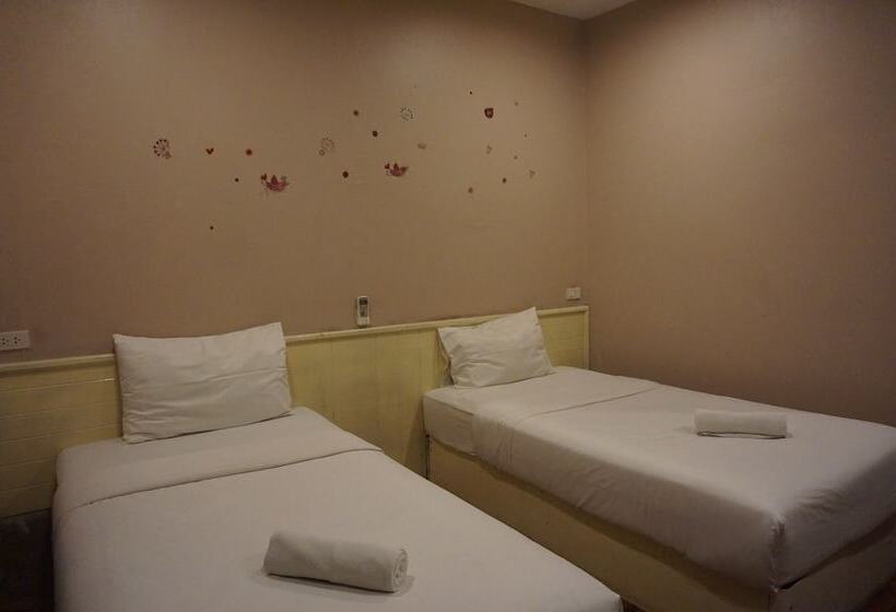 בית מלון כפרי Queens