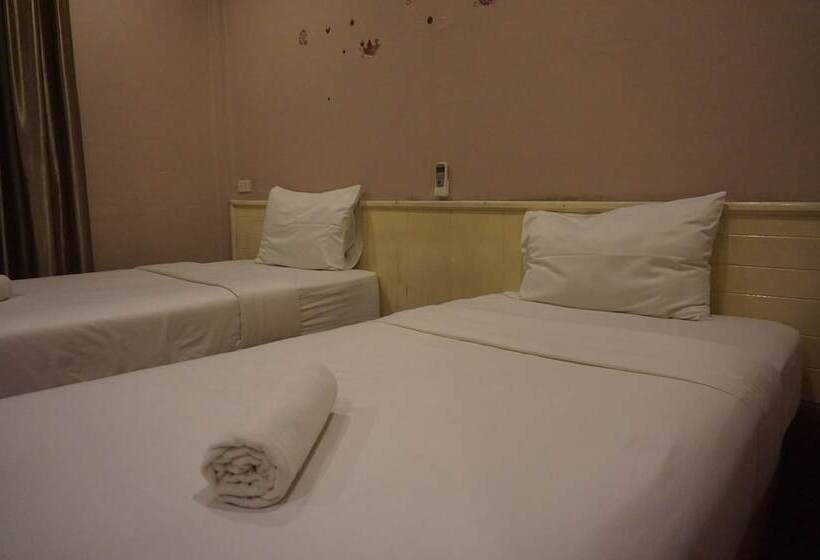 בית מלון כפרי Queens