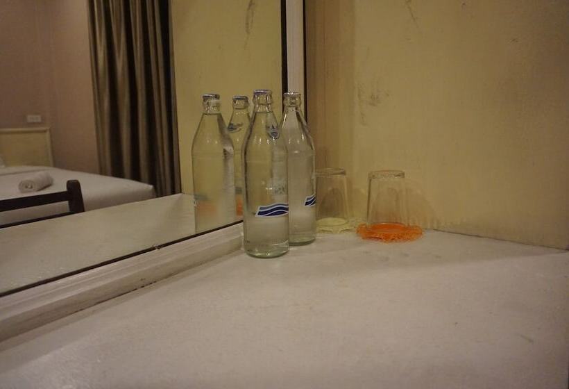 בית מלון כפרי Queens