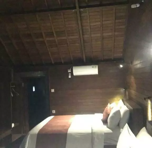 Hotelli Waterside Inn Nusa Penida