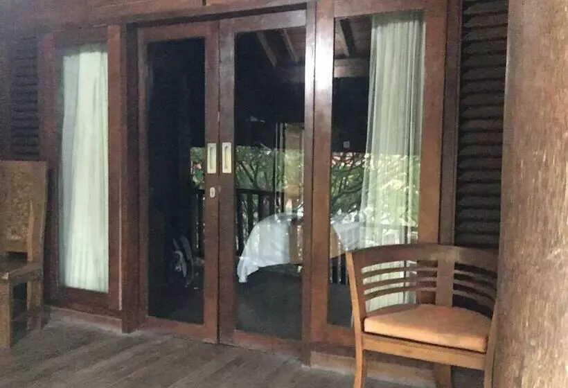 Hotelli Waterside Inn Nusa Penida