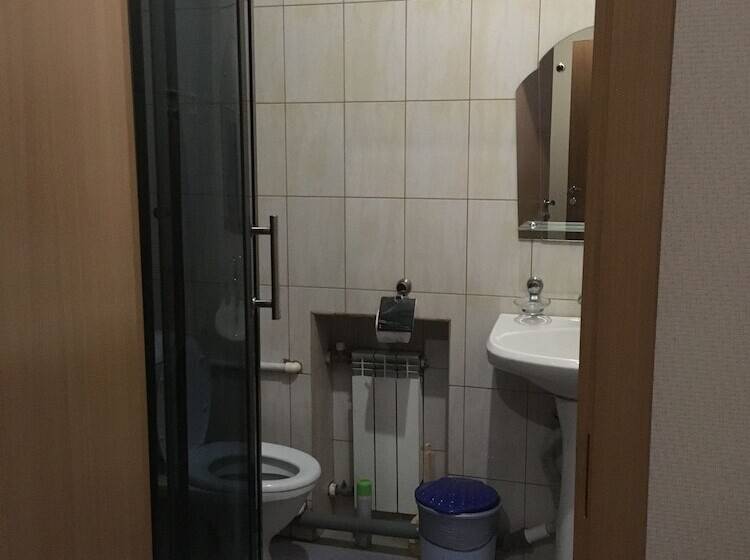 Lesogorskaya Resort Hostel