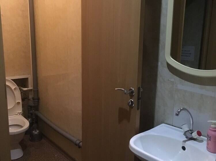 Lesogorskaya Resort Hostel