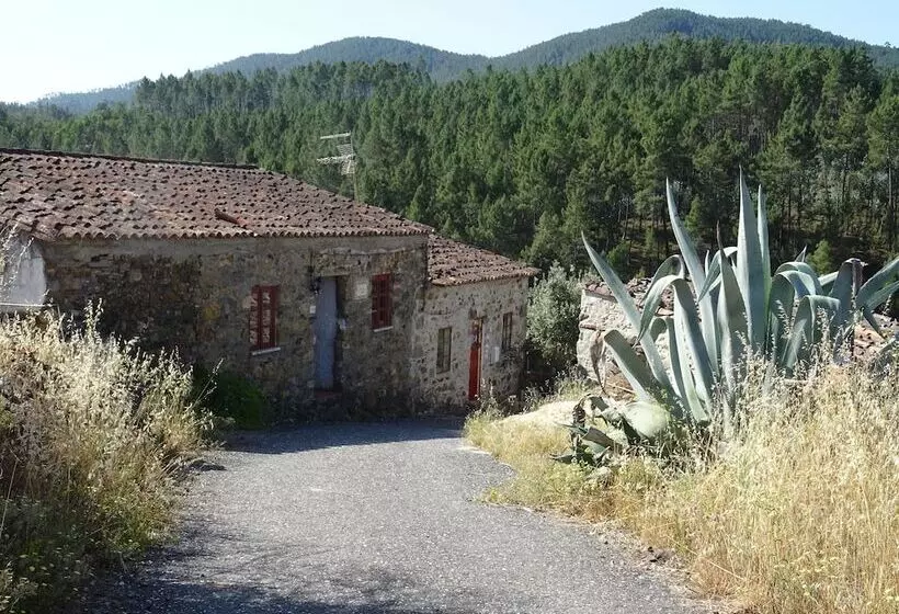 Palheiros Da Ribeira