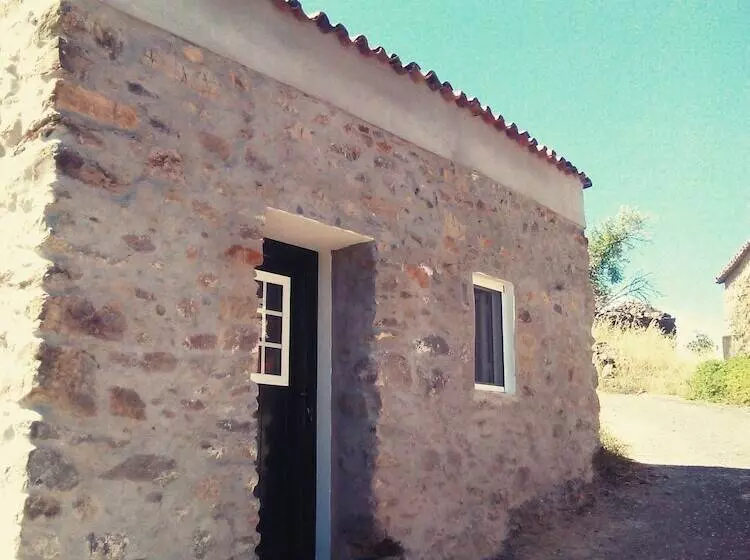 Palheiros Da Ribeira