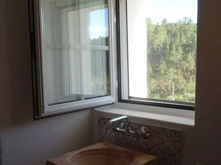 Palheiros Da Ribeira