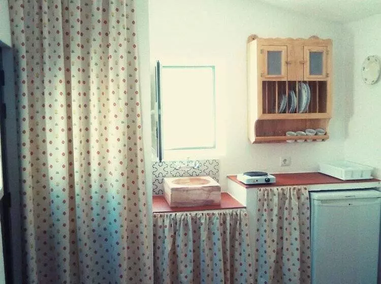 Palheiros Da Ribeira