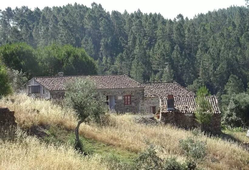 Palheiros Da Ribeira