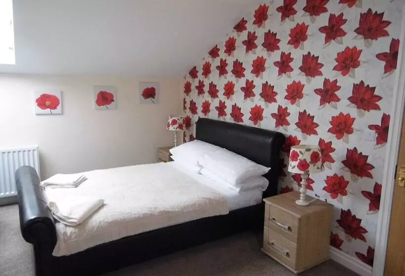 Majatalo Clerk Laithe Lodge