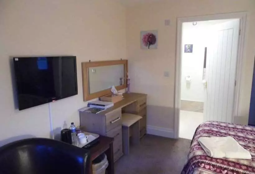 Majatalo Clerk Laithe Lodge