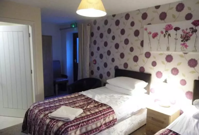 Majatalo Clerk Laithe Lodge