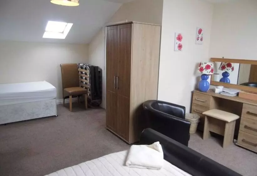 Majatalo Clerk Laithe Lodge