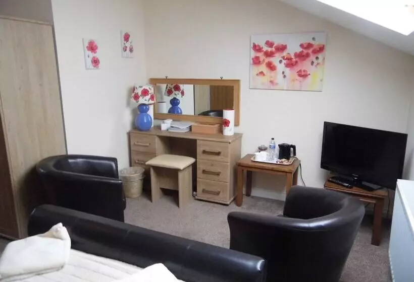 Majatalo Clerk Laithe Lodge